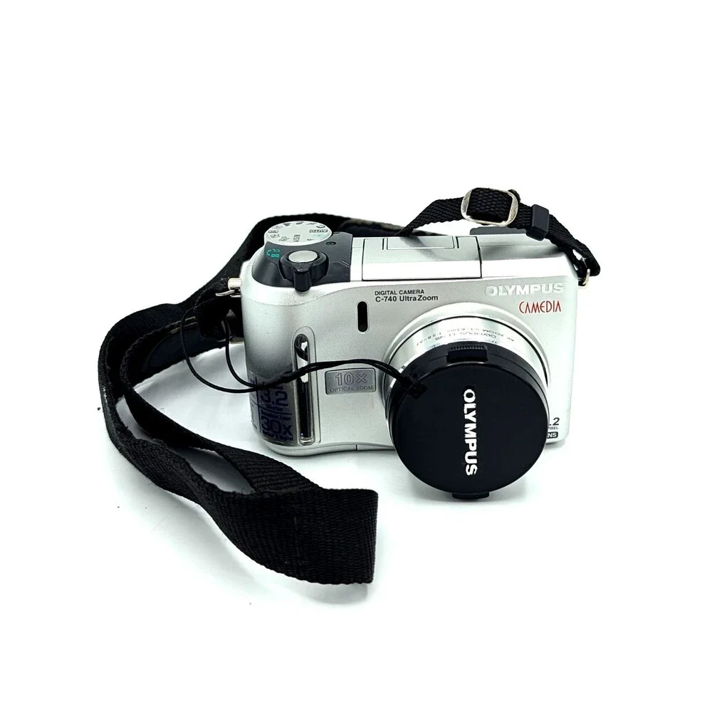 Olympus CAMEDIA C-740 Ultra Zoom 3.2MP Digital Camera - Silver - Tested